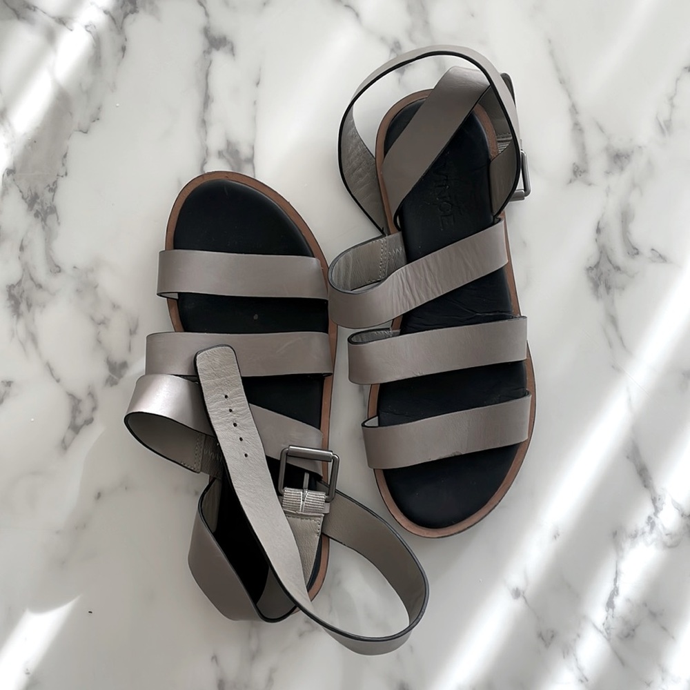 Vince Leather Flat Sandals
